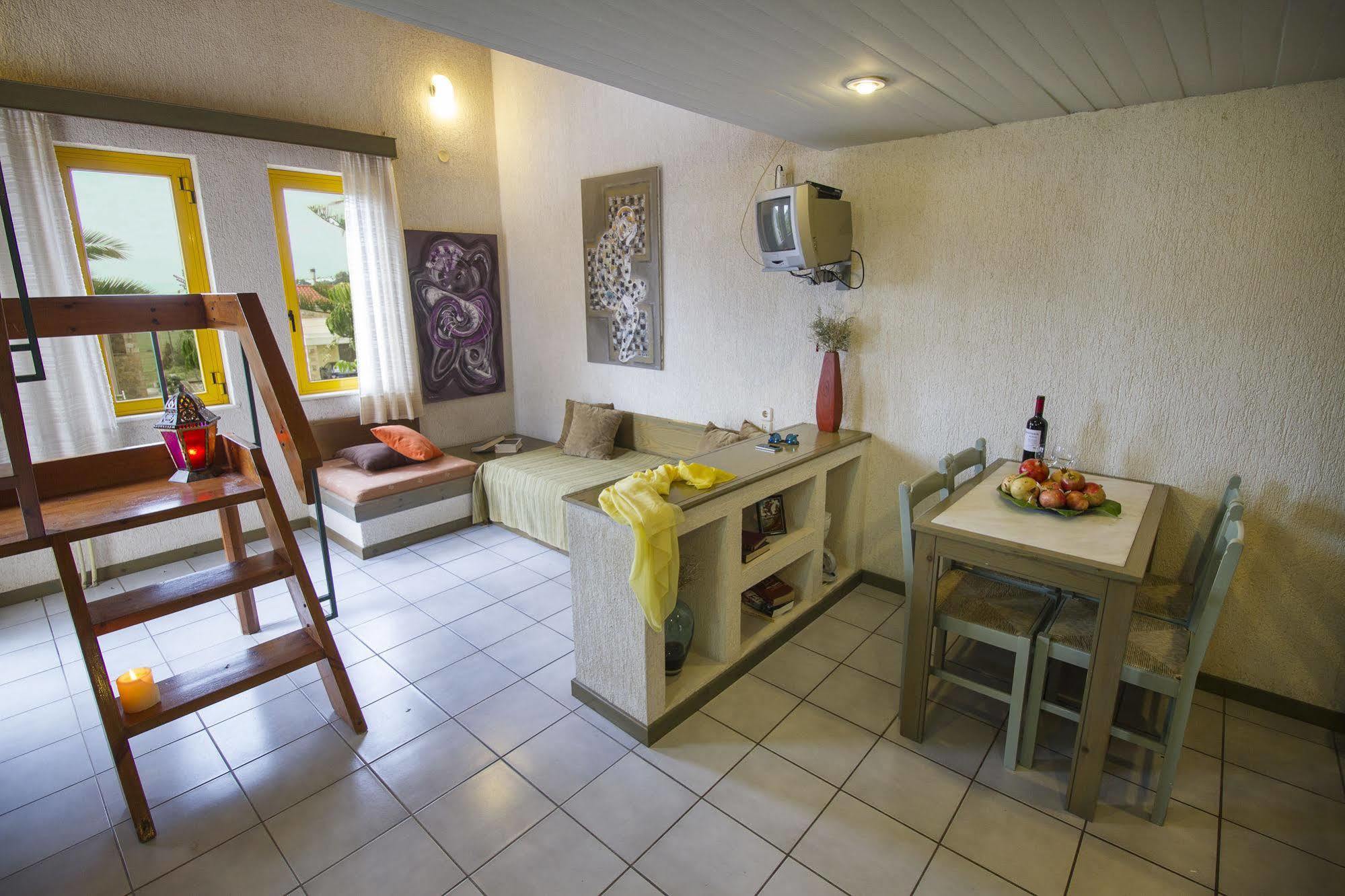 Lycasti Maisonettes Tavronitis Exteriör bild